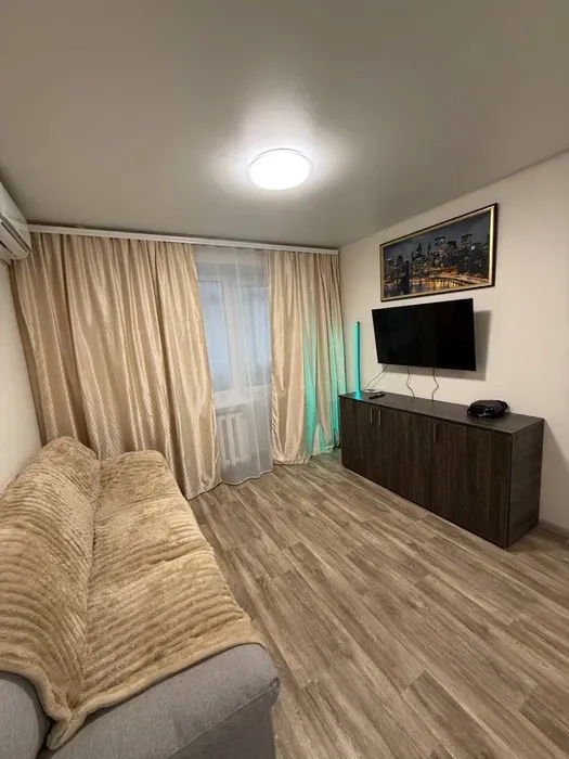 Квартира подобово , центр , поруч парк , сату , автовокзал