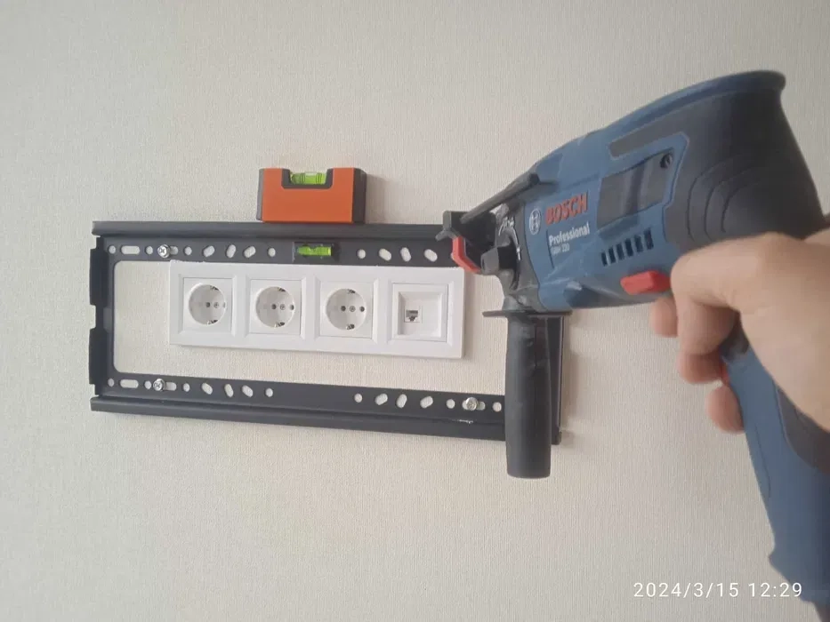 Установка телевізора на стіну в Одесі, монтаж ТВ Одеса, всі райони