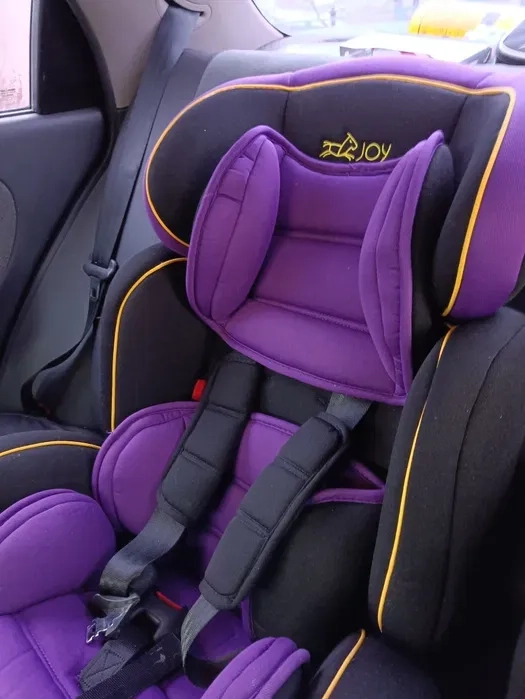 Дитяче автокрісло