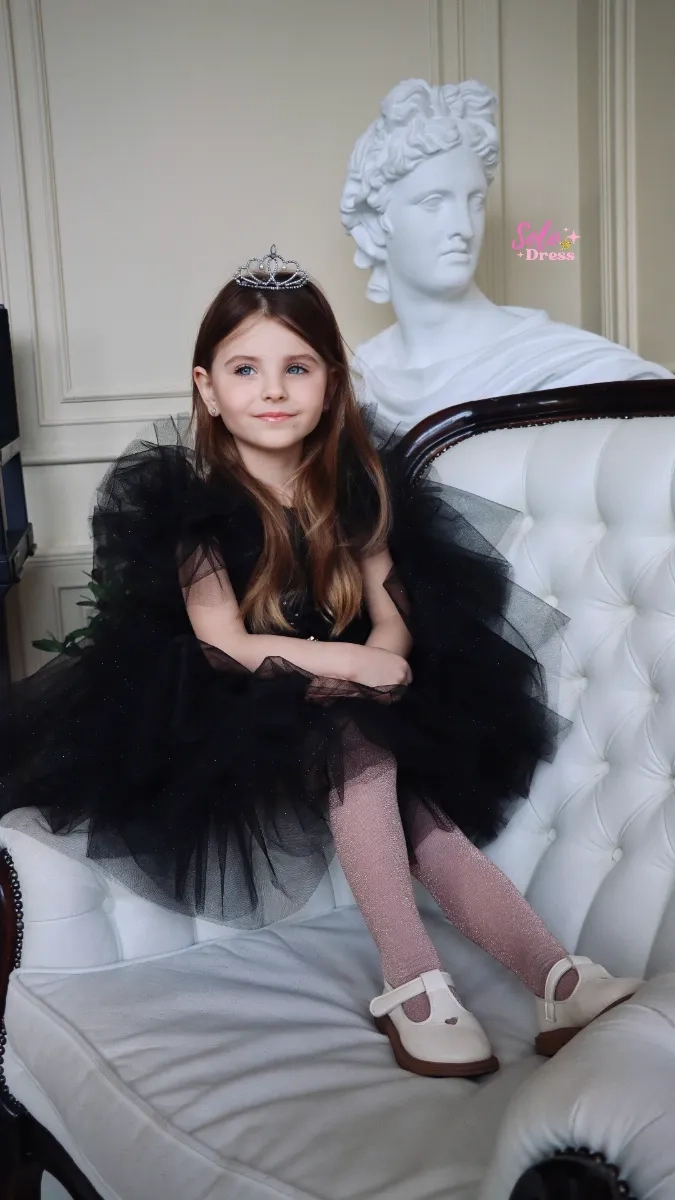 Стильна дитяча чорна сукня