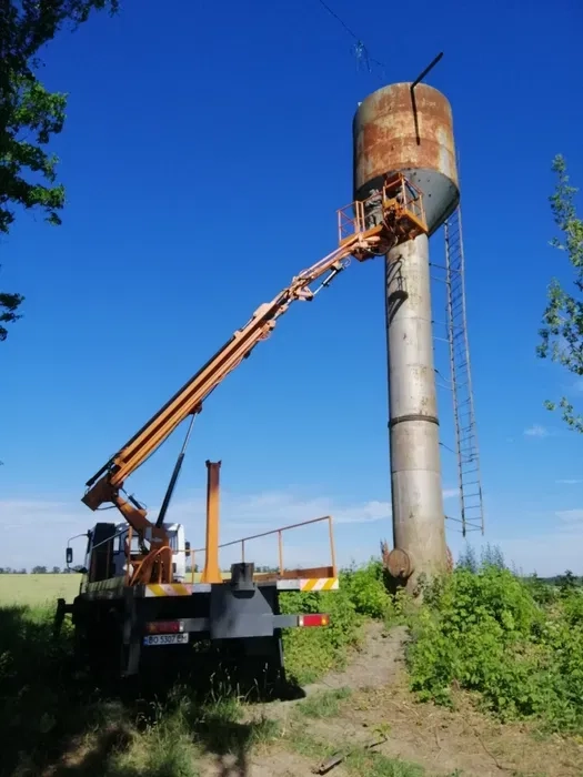 Автовишка, підйомник.