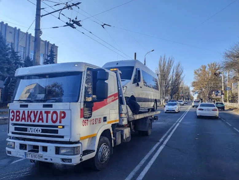 🚨 ЕВАКУАТОР 24/7 — Швидка допомога на дорозі!