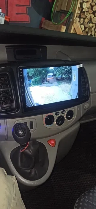 Магнітоли та камери заднього огляду з установкою під ключ