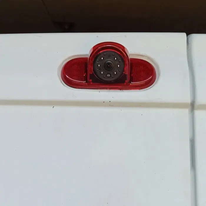 Магнітоли та камери заднього огляду з установкою під ключ