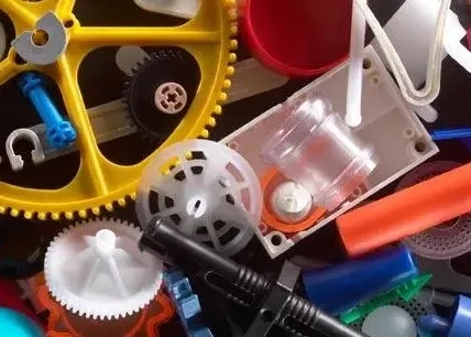 Лиття пластику під тиском