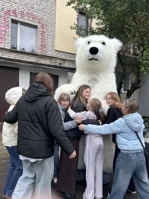 ТРЬОХ Метровий Білий ведмідь Червоноград