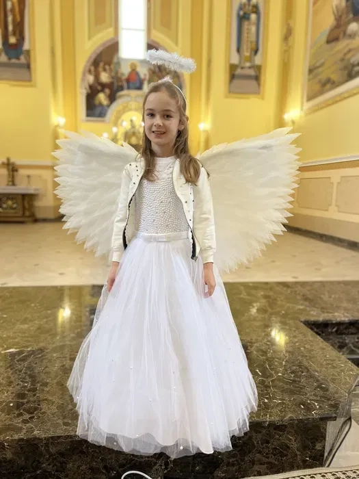 Крила ангела з діадемой . Івано-Франківськ