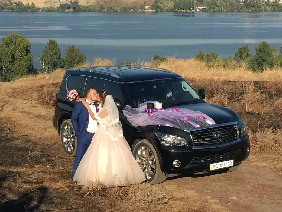 Авто на весілля, VIP зустрічі. Infiniti