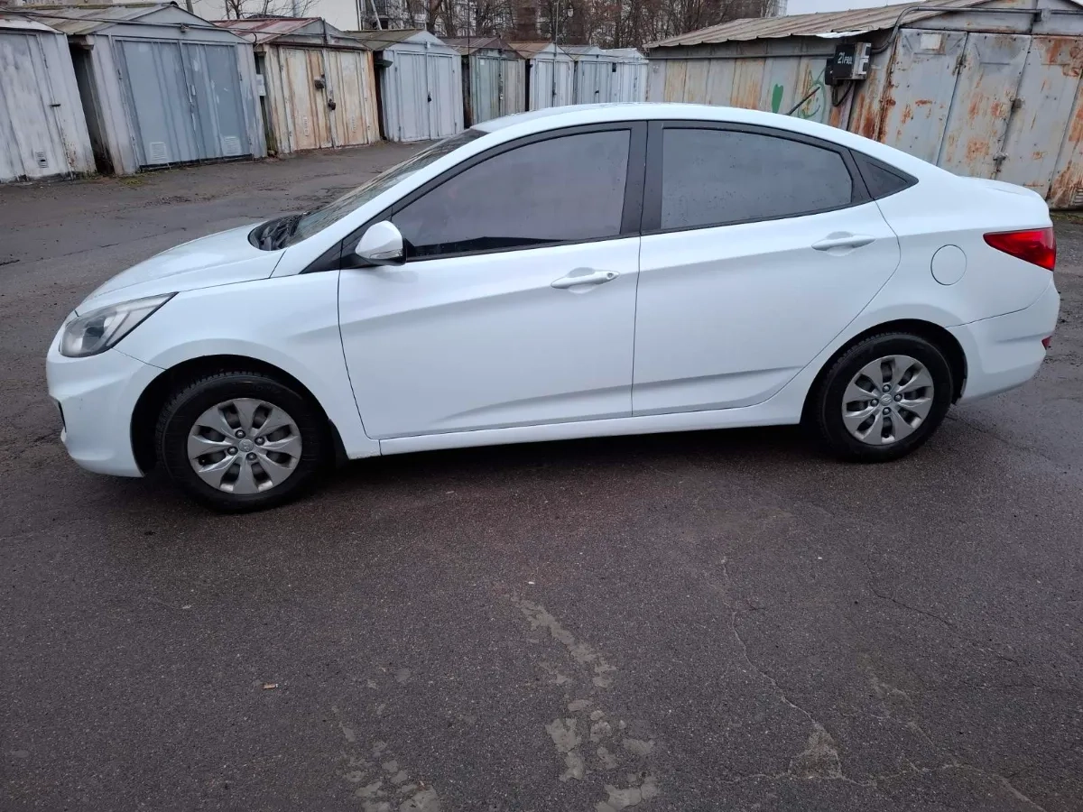 Автомобіль Хундай Акцент