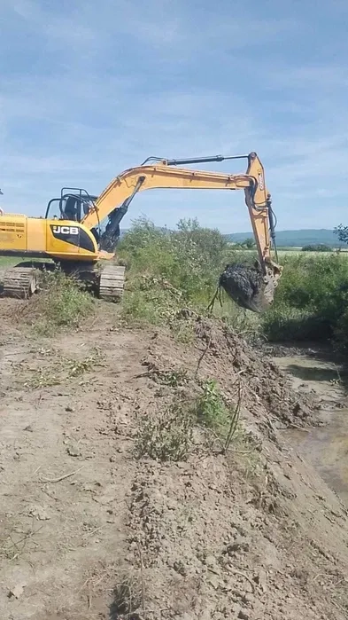 Послуги екскаватора 15-22т. JCB JS220 Komatsu PW180