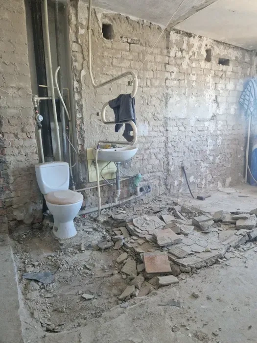 Будівельні роботи. Демонтаж. Штукатурка. Стяжка. Гипсовка. Електромонтаж.