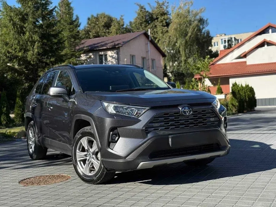 Подобова Toyota Rav4 Hybrid 2023