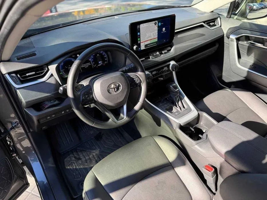 Подобова Toyota Rav4 Hybrid 2023