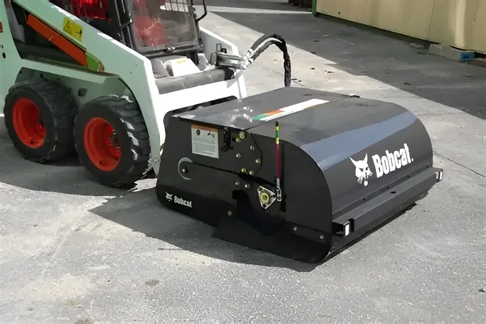 Щітка з бункером на (Bobcat/JCB).