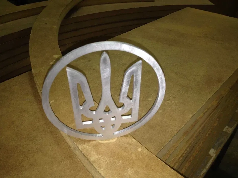 Фрезерна та лазерна порізка, гравіювання