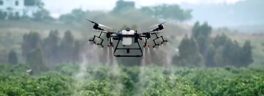 Агродрон для внесення добрив і засобів захисту рослин на полях