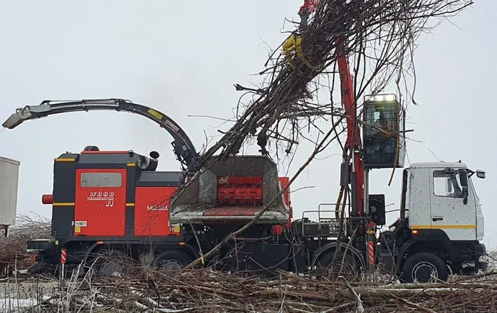 Щепоріз, подрібнення деревини - Mus-Max на базі МАЗ