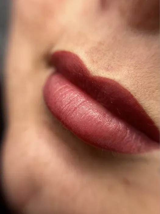 Перманентний макіяж: брови та губи