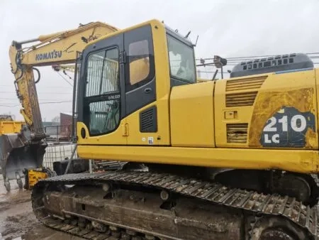 Екскаватор KOMATSU PC210