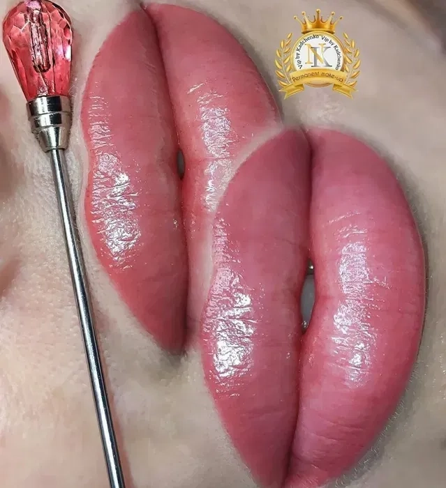 Перманентний макіяж та пірсинг