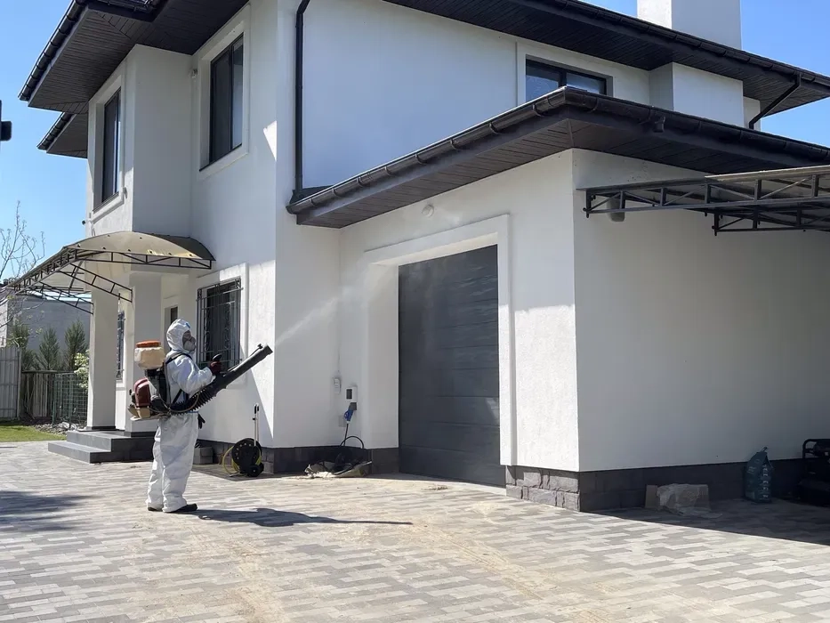 Обробка участків від комарів,павуків,кліщів тощо.