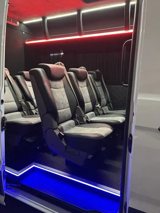 Перетяжка салону легкових автомобілів, мікроавтобусів,автобусів вантажних авто в Бердичеві