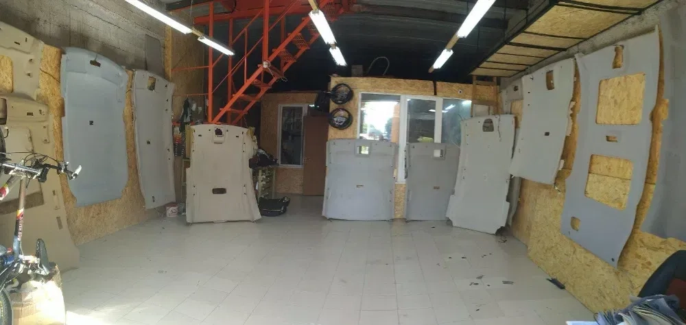 Перетяжка стель, відновлення американських стель.