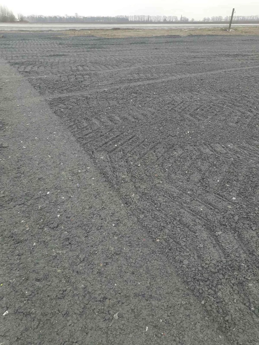 Роботи з укладання доріг шлаковим щебнем