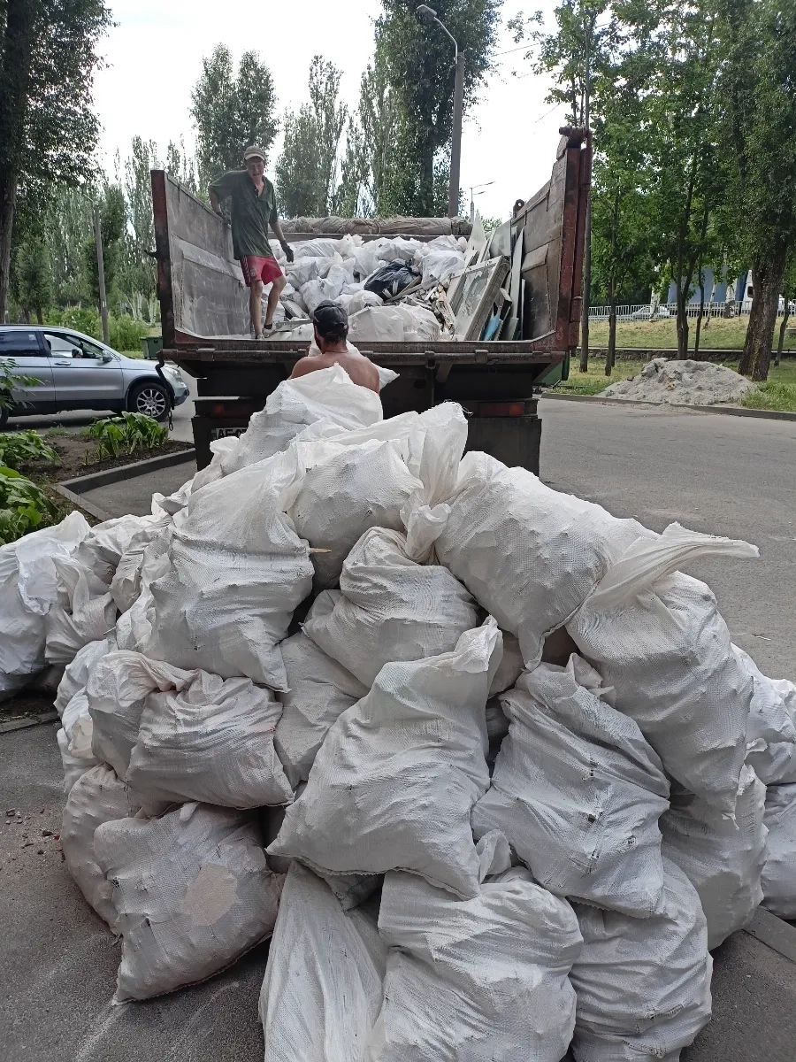 Вивіз старої меблі, Вивіз мотлоху, Вивіз сміття, Вивіз вікон, Вывоз Мусора Днепр, Вывоз строительного мусора Газель, Камаз