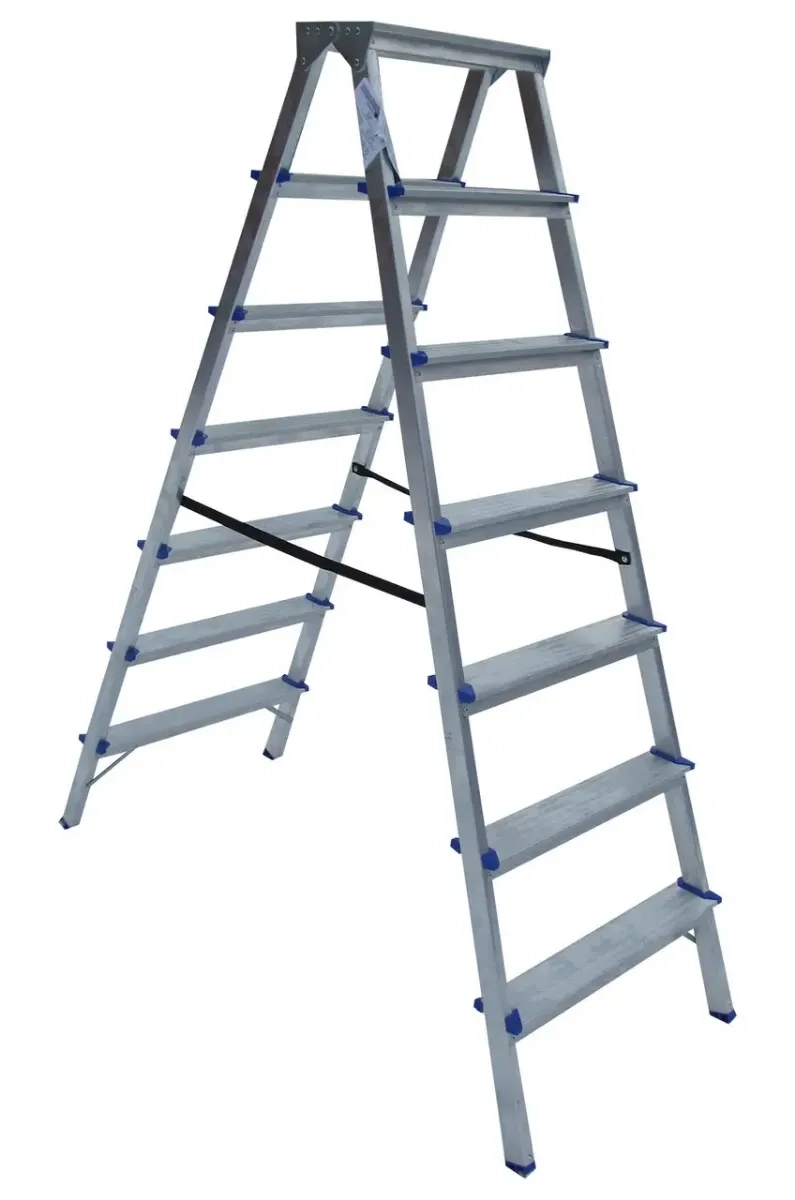 Розсувна алюмінієва драбина з максимальною висотою 7 м.