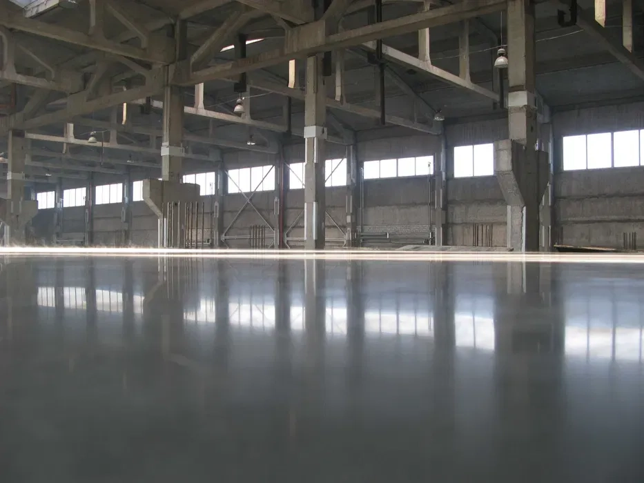 Промислові підлоги. Наливна підлога. Полімерні підлоги. Топінг.