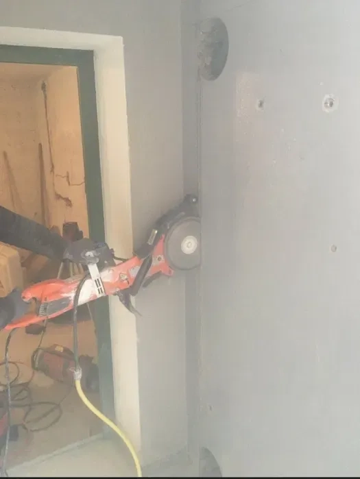 Алмазне буріння отворів. Алмазне свердління. Різання отвору.