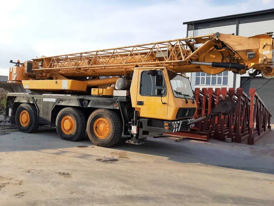 Автокран 50т, 38 м стріла + гусьок 15 м