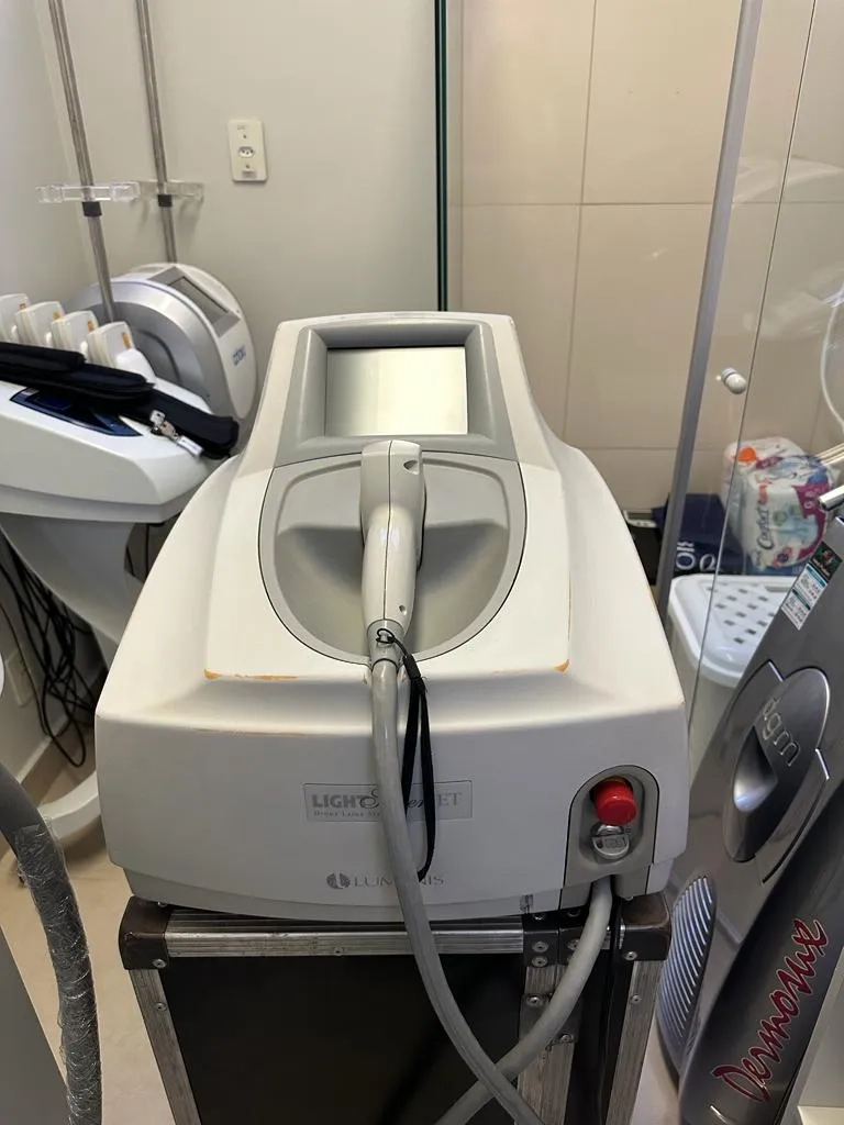 Діодна лазерна система для епіляції Lumenis LightSheer ET .