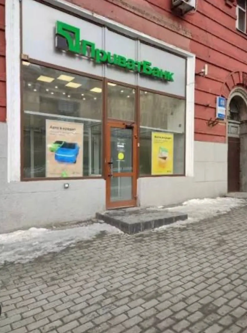 Фасадне приміщення 218 м2 на бульварі Шевченка, метро Університет