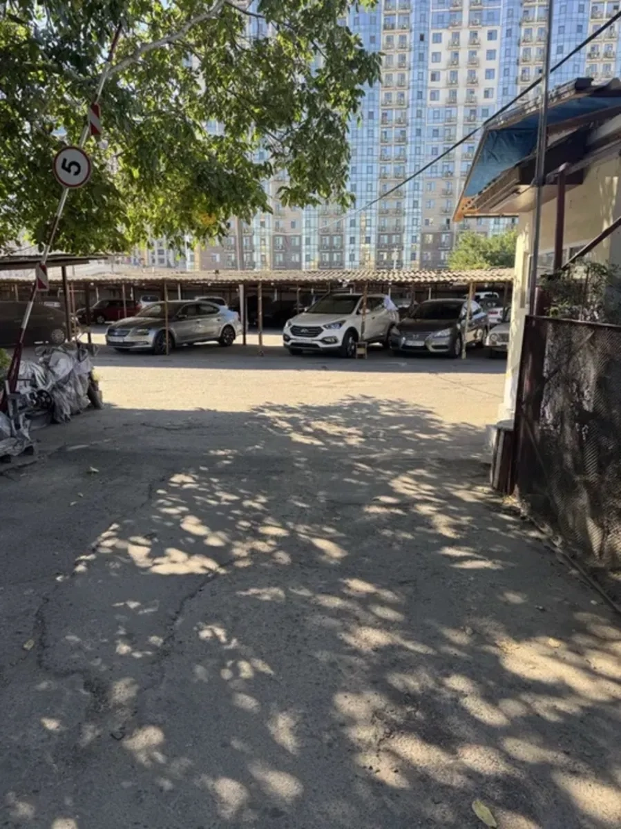 Паркомісце на охоронюваній території