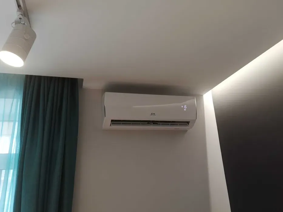 Встановлення (закладання) магістралі для кондиціонера. Штроба без пилу.