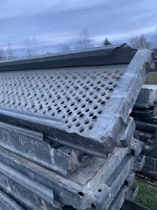 Будівельне риштування для фасадних робіт