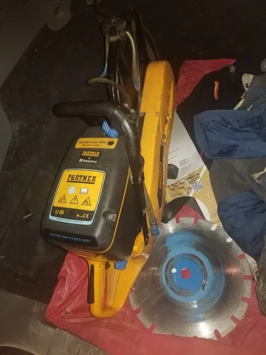 Бензоріз, глибина різу 10 см