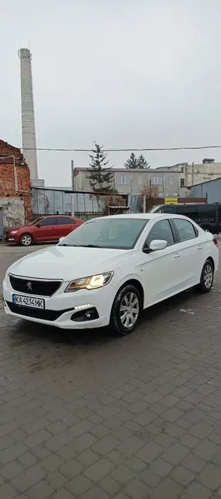 Авто Пежо 301 газ/бензин, Хендай Акцент газ/бензин, автомат.
