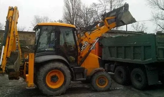 Екскаватор навантажувач