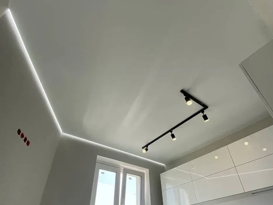 Натяжні стелі ( Натяжные потолки )