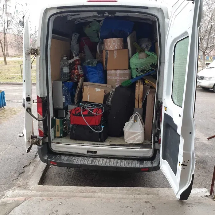 Надійні вантажні перевезення в Україні: Доступне вантажне таксі, професійні вантажники, вивіз сміття та авто з гідробортом.