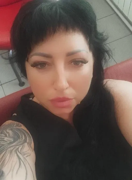 Професійний Масаж Спини: Комбінована Техніка Руками та Додатковий Релакс на Інноваційному Масажному Кріслі