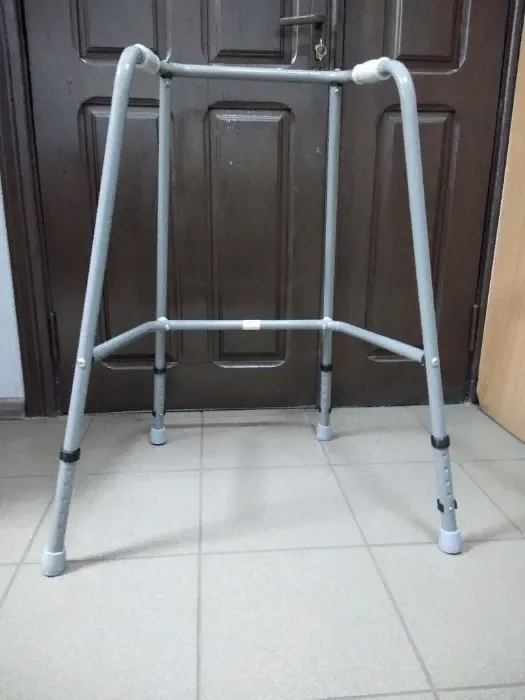 Універсальні ходунки для дорослих