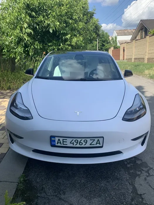 Авто тесла модел 3