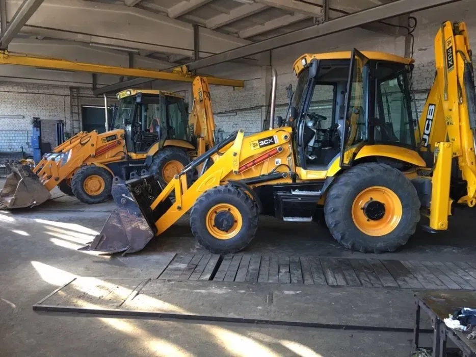 Екскаватор навантажувач