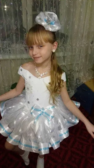 Вишукана сукня для дівчаток на свята