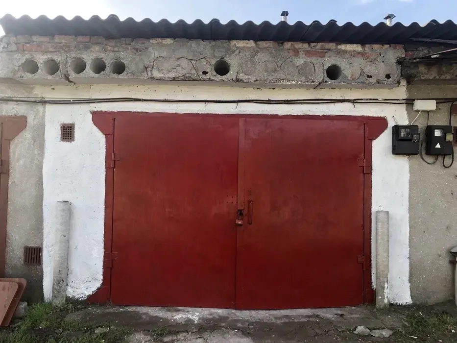 Гараж цегляний для авто або зберігання речей