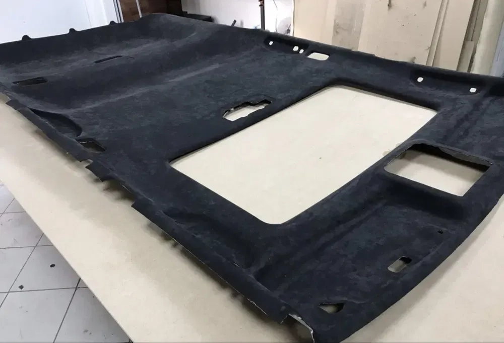 Якісна перетяжка стелі автомобіля